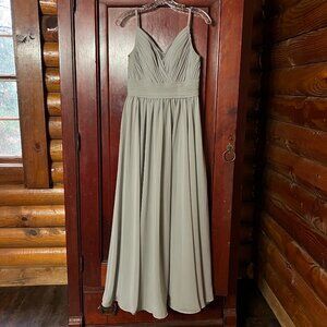 Kleinfeld Double-Lined Platinum Bridesmaid/Prom Gown with Rhinestone Trim Size 2